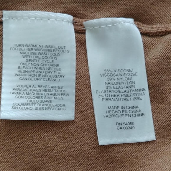 Like New Beige Sweater Cardigan size L "ANNE KLEIN" - Picture 7 of 7